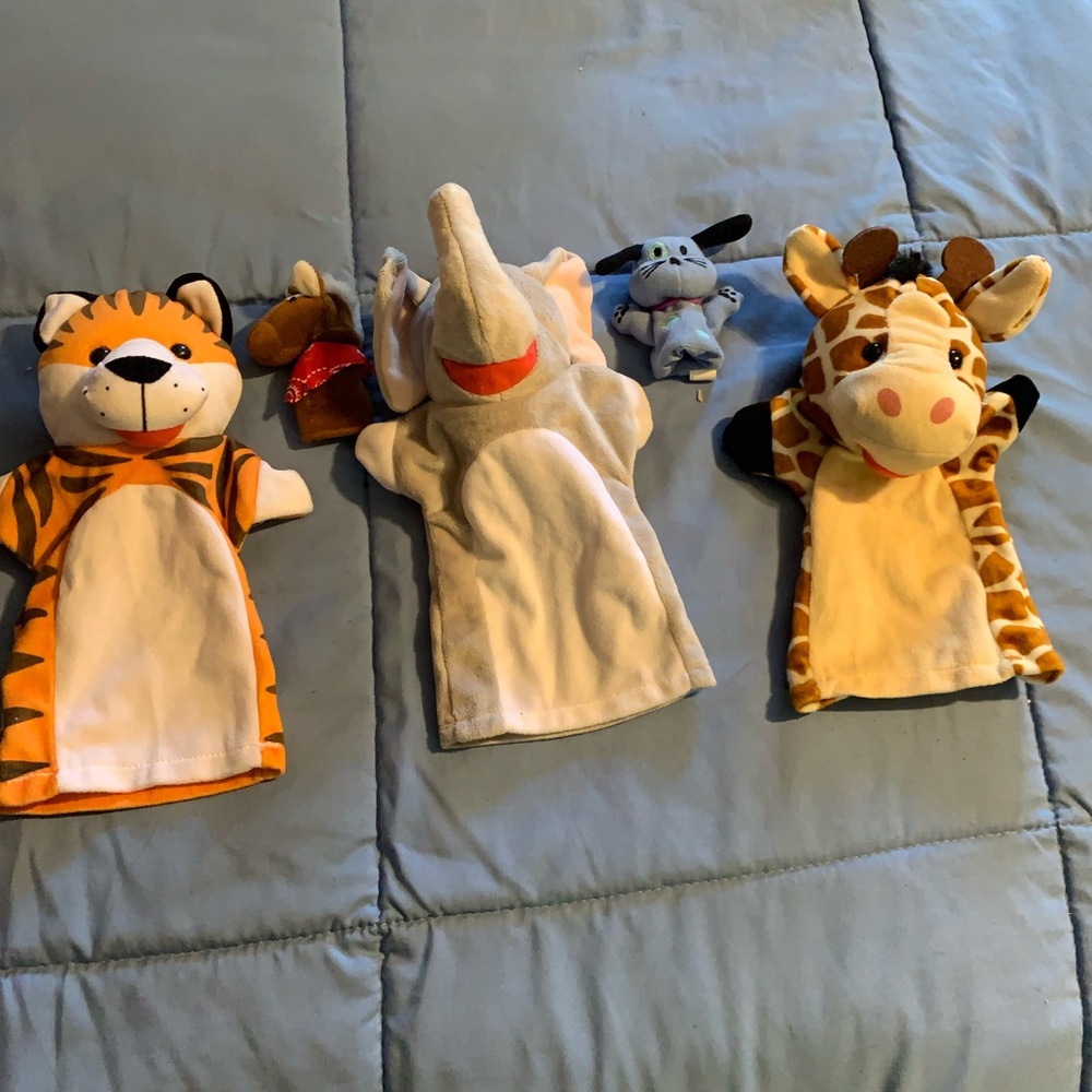 3hand puppets and 2 finger puppets